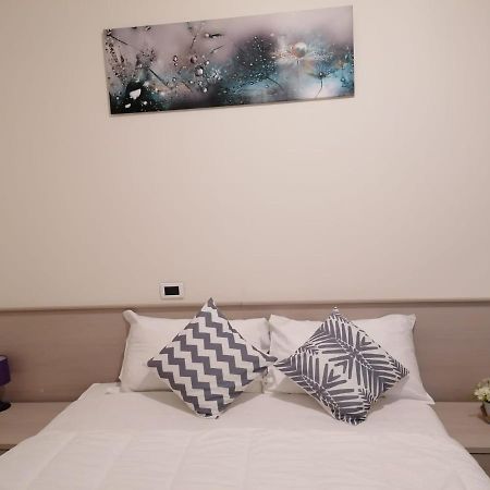 Hotel Bologna Римини Экстерьер фото