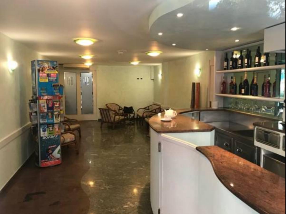 Hotel Bologna Римини Экстерьер фото